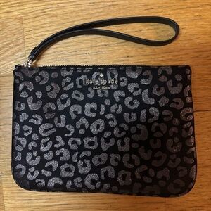 Kate Spade New York Chelsea Preppy Classic Luxury Metallic Leopard Wristlet M